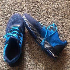 Wonen’s Cloud shoes. Worn once.